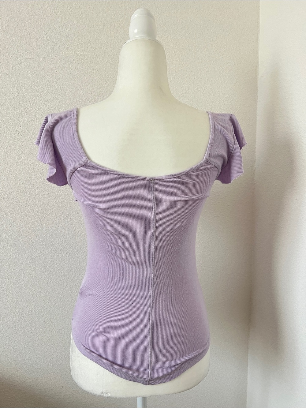 💜 Free People Lavender Ribbed Ruffle Top💜 - Picture 3 of 4